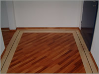 Doussié mit Randfries